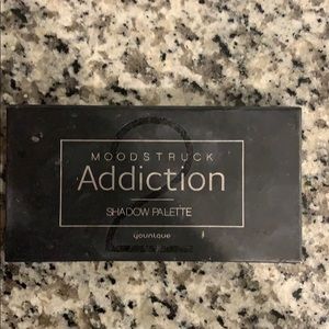 Younique moodstuck Addiciton eyeshadow palette 2